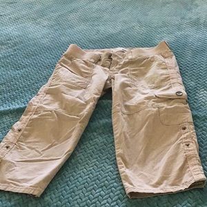 Gently used Sonoma adjustable capris size 2p
